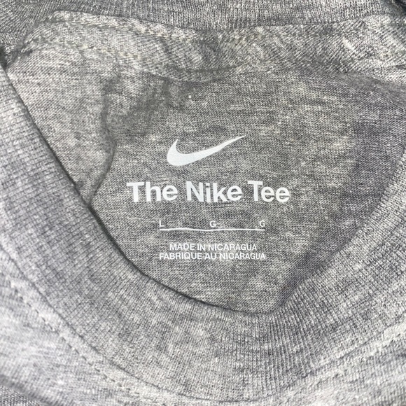 Nike tee - Picture 4 of 5